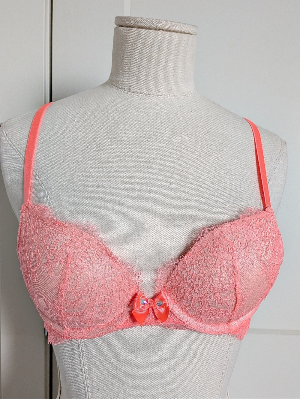 Victoria's Secret Coral Orange Metallic Lace Push Up Bra 32B